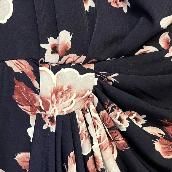 Beautiful worn once! - Picture 4 of 7